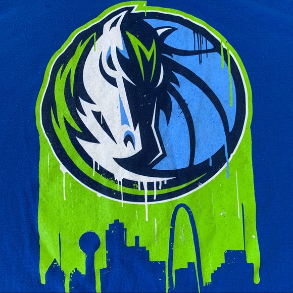 DALLAS MAVERICKS MEN’S XL SPECIAL EDITION T-SHIRT - Picture 2 of 4